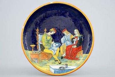 Une assiette neo-Renaissance en majolique italienne, 19ème
