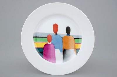 Une assiette russe, suprematisme d'après Malevich, Porcelaine Impériale de Lomonosov