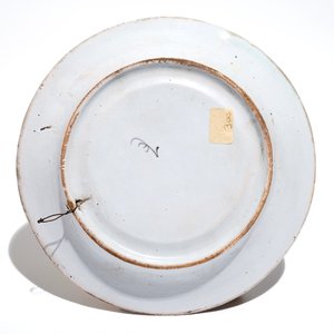 Une assiette trompe l'oeil avec une poire en faïence de Delft, 19ème — photo 7
