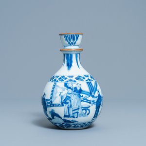 Une base de narguilé en porcelaine de Chine en bleu et blanc, Kangxi — photo 1