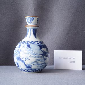 Une base de narguilé en porcelaine de Chine en bleu et blanc, Kangxi — photo 8