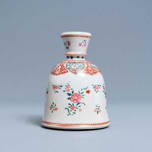 Une base de narguilé en porcelaine de Chine famille rose pour le marché islamique, Qianlong — photo 1