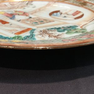 Une belle assiette en porcelaine de Chine aux papillons sur l'aile, Yongzheng, 1723-1735 — photo 8