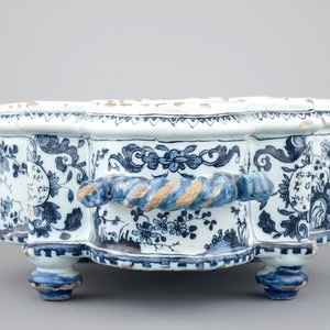 Une boîte à épices en Delft bleu et blanc, Samuel van Eenhoorn, De Grieksche A, 1674-1685 — photo 3