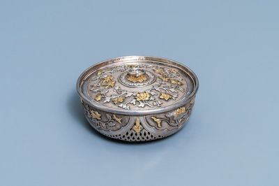 Une boîte à grillon en argent partiellement doré, Chine, Qianlong
