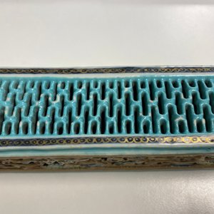 Une boîte à grillons en porcelaine de Chine famille rose à sujet érotique, 1ère moitié du 19ème — photo 19