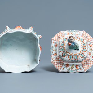 Une boîte à tabac couverte en faïence de Delft polychrome petit feu, 18ème — photo 6