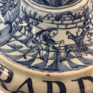 Une boîte à tabac en faïence de Delft bleu et blanc avec son couvercle intérieur, daté 1763 — photo 12