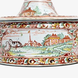 Une boîte à tabac en faïence de Delft polychrome petit feu, 18ème — photo 8