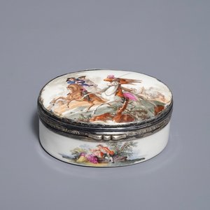 Une boîte à tabac en porcelaine et argent doré, France ou Allemagne, 18ème — photo 1