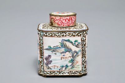 Une boîte à thé couverte en émaux de Canton, Qianlong