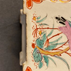 Une boîte à thé couverte en faïence de Delft doré à décor de chinoiserie, 18ème — photo 11