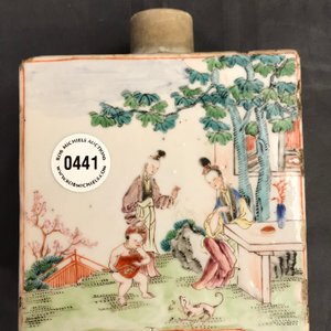 Une boîte à thé couverte en porcelaine de Chine famille rose, Qianlong — photo 9