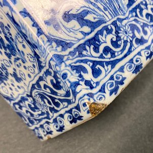 Une boîte à thé de forme rectangulaire en faïence de Delft en bleu et blanc, fin du 17ème — photo 17