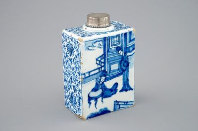 Une boite à thé en faïence de Delft au décor chinoiserie de style Kangxi, vers 1700