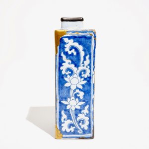 Une boîte à thé en faïence de Delft bleu et blanc à décor de chinoiserie, 2ème moitié du 17ème — photo 2