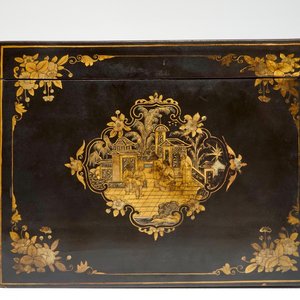 Une boîte à thé en porcelaine de Chine d'exportation en laque dorée, 19ème — photo 9
