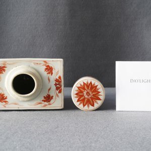 Une boîte à thé en porcelaine de Chine famille verte aux armes d'Ataide pour le marché portugais, Kangxi — photo 18