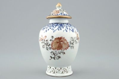 Une boîte à thé en porcelaine de Chine grisaille pour l'export, Yongzheng/Qianlong