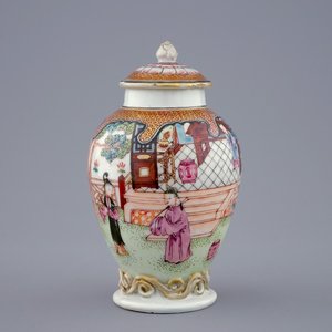 Une boîte à thé et son couvercle en porcelaine de Chine famille rose, Yongzheng, 1723-1735 — photo 1
