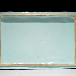 Une boîte couverte de forme rectangulaire en faïence de Delft bleu et blanc, 19ème — photo 10