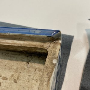 Une boîte couverte de forme rectangulaire en porcelaine Shoki-Imari en bleu et blanc, Japon, Edo — photo 25