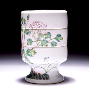 Une boîte couverte de trois pièces en porcelaine de Chine famille rose, marque et époque de Guangxu — photo 2
