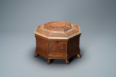 Une boîte couverte en bois de camphre, Inde, 19ème