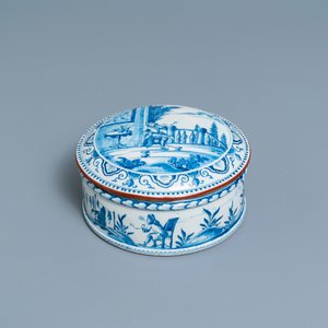 Une boîte couverte en faïence de Delft en bleu et blanc à décor de scènes de la récolte de tabac, 18ème — photo 2