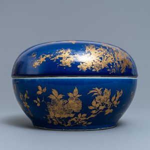 Une boîte couverte en porcelaine de Chine à décor doré sur fond bleu poudré, marque et époque de Guangxu — photo 4