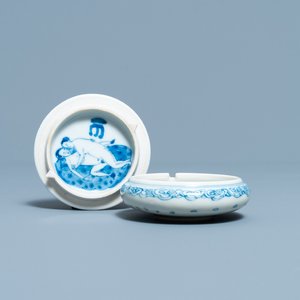 Une boîte couverte en porcelaine de Chine à sujet érotique, Kangxi — photo 1