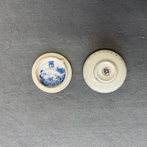 Une boîte couverte en porcelaine de Chine à sujet érotique, Kangxi — photo 19