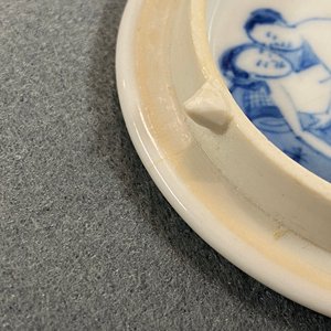 Une boîte couverte en porcelaine de Chine à sujet érotique, Kangxi — photo 9