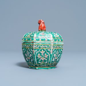 Une boîte couverte en porcelaine de Chine Bencharong pour le marché thai, 19ème — photo 3