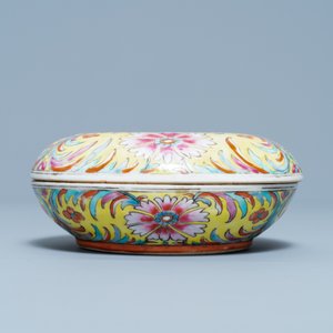 Une boîte couverte en porcelaine de Chine Bencharong pour le marché thai, 19ème — photo 5