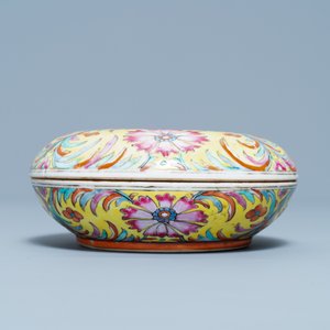 Une boîte couverte en porcelaine de Chine Bencharong pour le marché thai, 19ème — photo 7