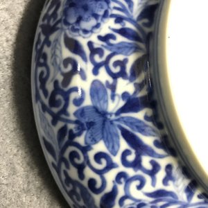Une boîte couverte en porcelaine de Chine en bleu et blanc, marque de Kangxi, 19ème — photo 11
