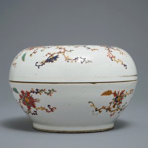 Une boîte couverte en porcelaine de Chine famille rose, marque de Zhou Shunxing, 19/20ème — photo 3