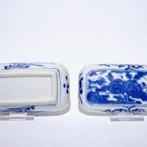 Une boîte couverte pour noix de bétel en porcelaine de Chine bleu et blanc, Ming, Wanli — photo 7