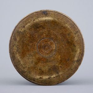 Une boite cylindrique en bronze doré, 16/17ème siècle — photo 8