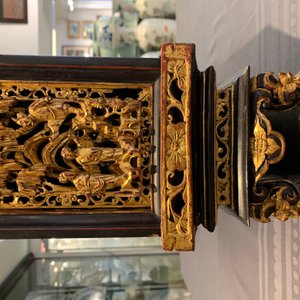 Une boîte d'autel et une vitrine de table en bois laqué et doré pour le marché Straits ou Peranakan, Chine, 19ème — photo 41