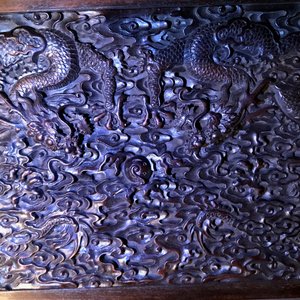 Une boîte en bois de zitan aux montures en émaux cloisonnés et anses en bronze doré, Qing — photo 15
