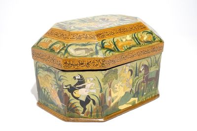 Une boîte en papier mâché peint aux scènes de chasse, Qajar, Iran, 19ème