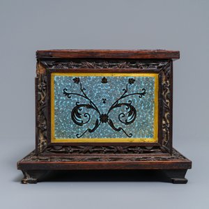 Une boîte rectangulaire en bois sculpté et émaux cloisonnés, Chine, 19ème — photo 3