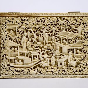 Une boîte rectangulaire en ivoire sculpté, Chine, Canton, 19ème — photo 2