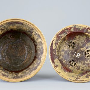 Une boîte ronde avec son couvercle en laque de Chine et jade, 19/20ème — photo 3