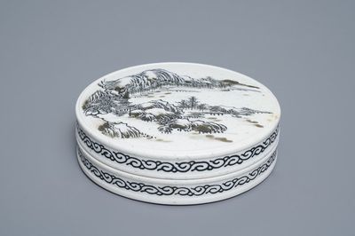 Une boîte ronde couverte en biscuit, Chine, 18/19ème