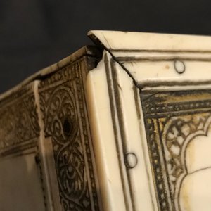 Une boîte siculo-arabe de forme rectangulaire en ivoire, Sicile, 13/14ème — photo 11