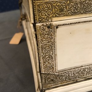 Une boîte siculo-arabe de forme rectangulaire en ivoire, Sicile, 13/14ème — photo 16