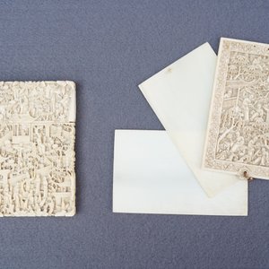 Une boîte, un porte-cartes et un support de carnet en ivoire, Chine, Canton, 19ème — photo 5